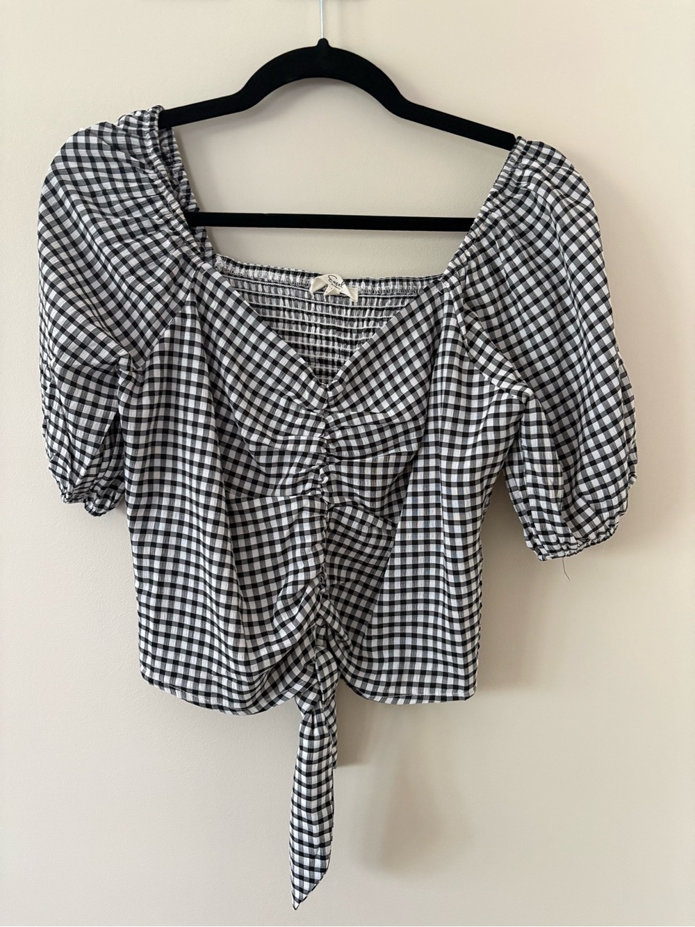 easel Black & White Gingham Ruched Tie-Front Puff Sleeve Top